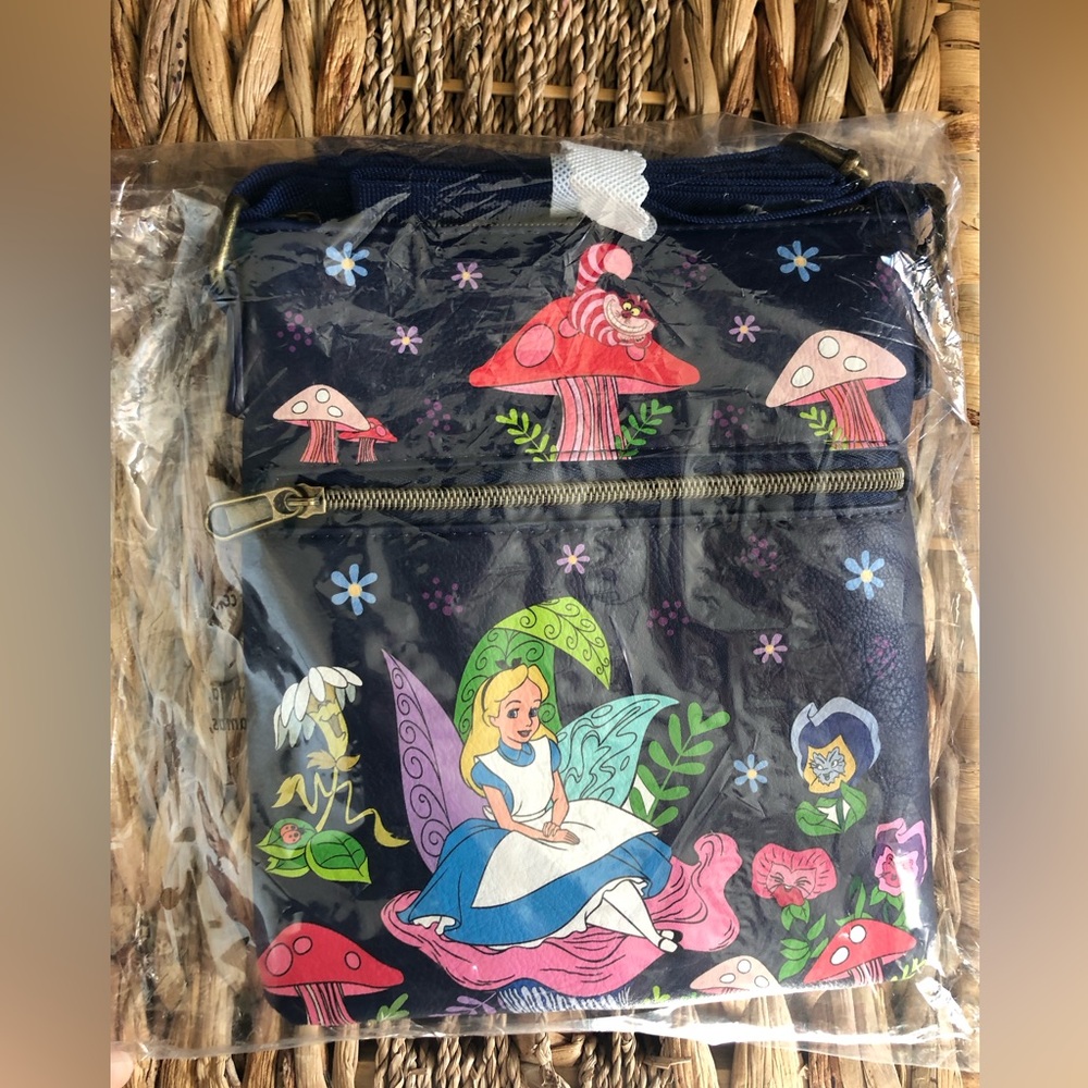 Rare SDCC NWT Navy Blue and Gold Loungefly Alice In Wonderland Crossbody Bag - Picture 5 of 7